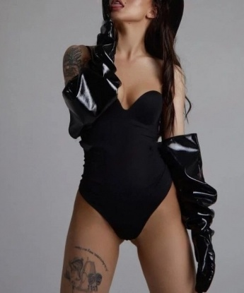 Я🌸креативная, нежная и опытная индивидуалка💋 Люблю удовлетворять мужчин и доставлять им наслаждение.❤️ Проведи со мной незабываемое время и раскрой все свои фантазии🔥 Мои услуги🌟обширны и разнообразны: классический секс, оральные ласки, анальный секс, эротический массаж и многое другое.🔞 Фото📸и отзывы📝обо мне сможешь найти на моем сайте. Живу в Москве🏙️и с удовольствием приму тебя у себя в уютной квартирке.😉 Вместе мы создадим незабываемые впечатления! 💫 Тома